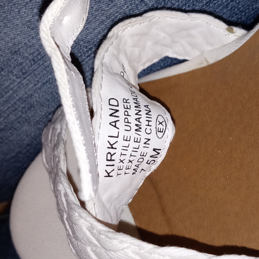 COPY - BNIB White Shoes Size 7.5 - Picture 8 of 9